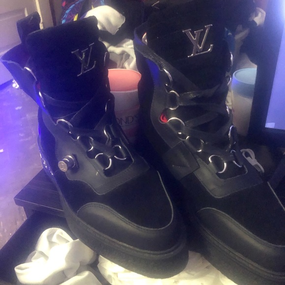 I sell little used original luí Vuitton shoes size 41 color black - Picture 2 of 3